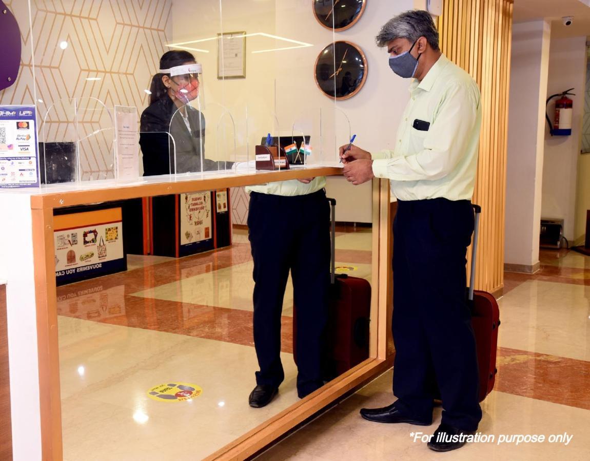โอโย 38733 เดอะ ไส พาเลซ Hotel ปัญจ์กุลา ภายนอก รูปภาพ