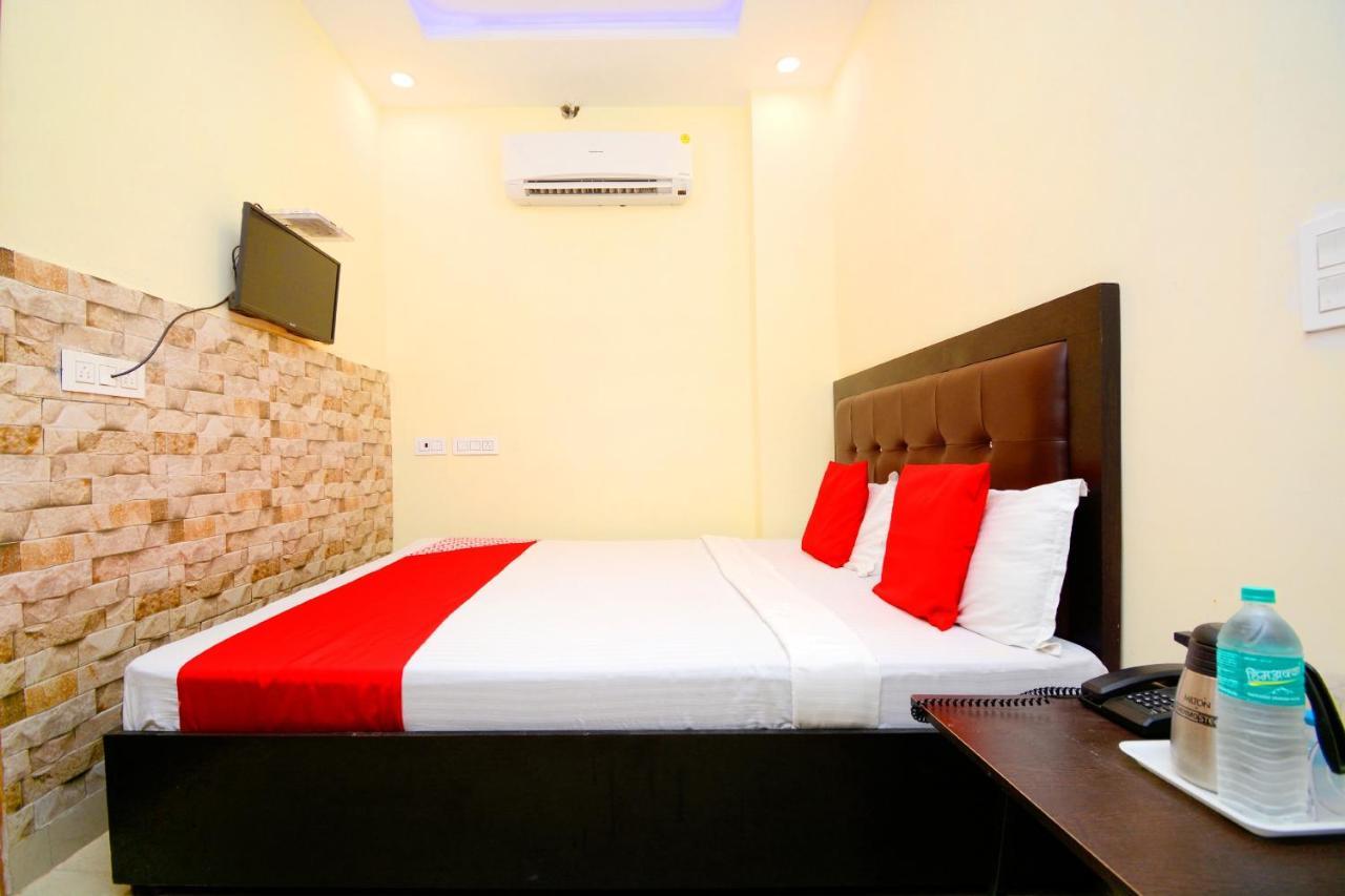 โอโย 38733 เดอะ ไส พาเลซ Hotel ปัญจ์กุลา ภายนอก รูปภาพ