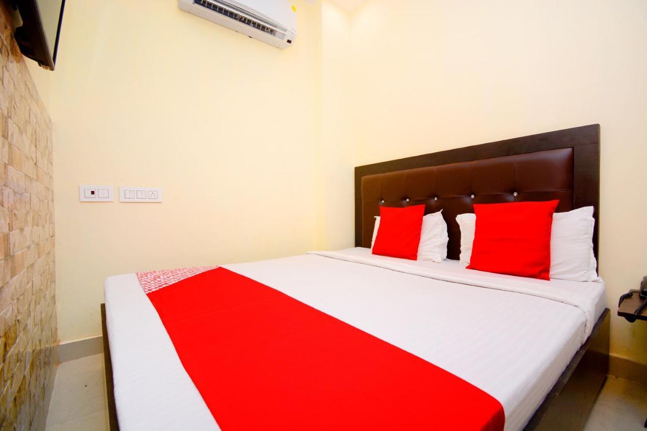 โอโย 38733 เดอะ ไส พาเลซ Hotel ปัญจ์กุลา ภายนอก รูปภาพ