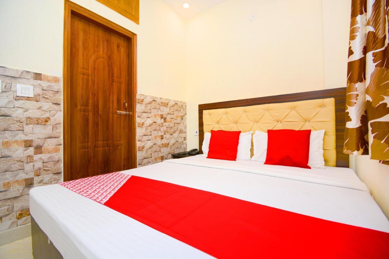โอโย 38733 เดอะ ไส พาเลซ Hotel ปัญจ์กุลา ภายนอก รูปภาพ