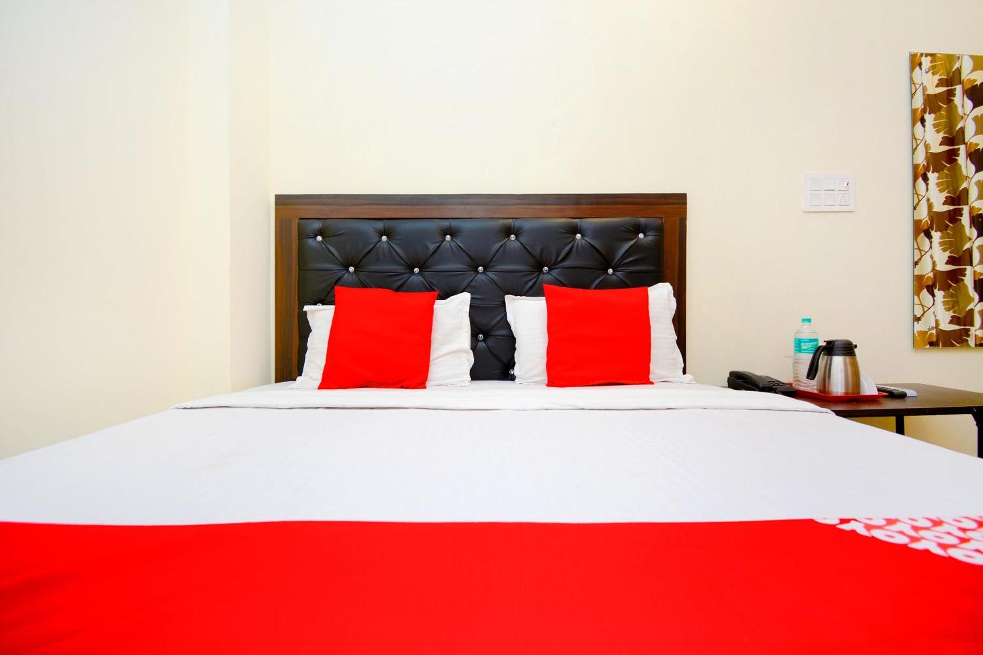 โอโย 38733 เดอะ ไส พาเลซ Hotel ปัญจ์กุลา ภายนอก รูปภาพ