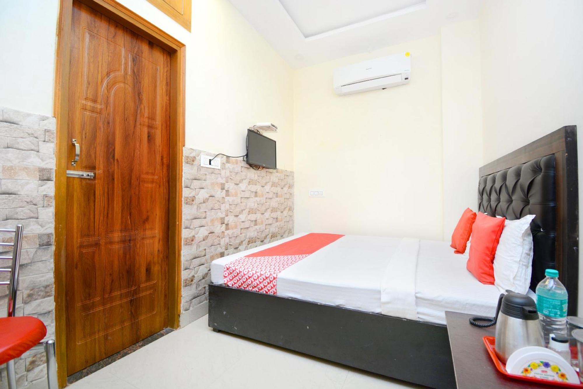 โอโย 38733 เดอะ ไส พาเลซ Hotel ปัญจ์กุลา ภายนอก รูปภาพ