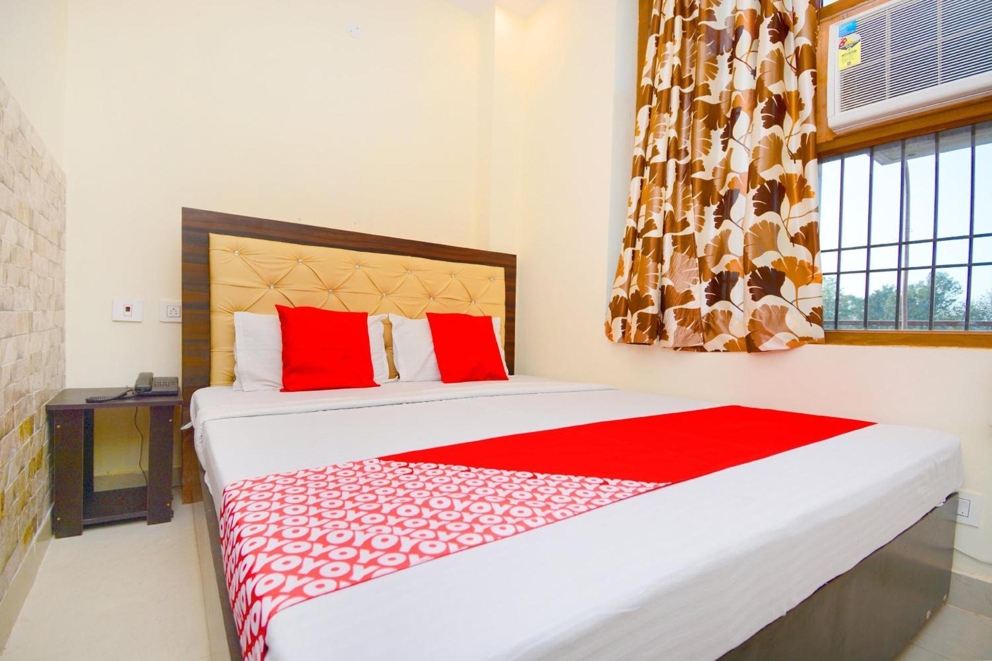 โอโย 38733 เดอะ ไส พาเลซ Hotel ปัญจ์กุลา ภายนอก รูปภาพ