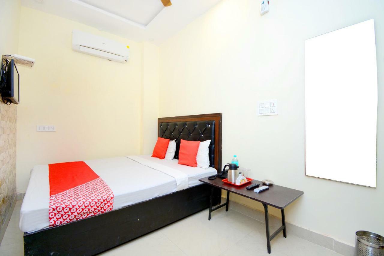 โอโย 38733 เดอะ ไส พาเลซ Hotel ปัญจ์กุลา ภายนอก รูปภาพ